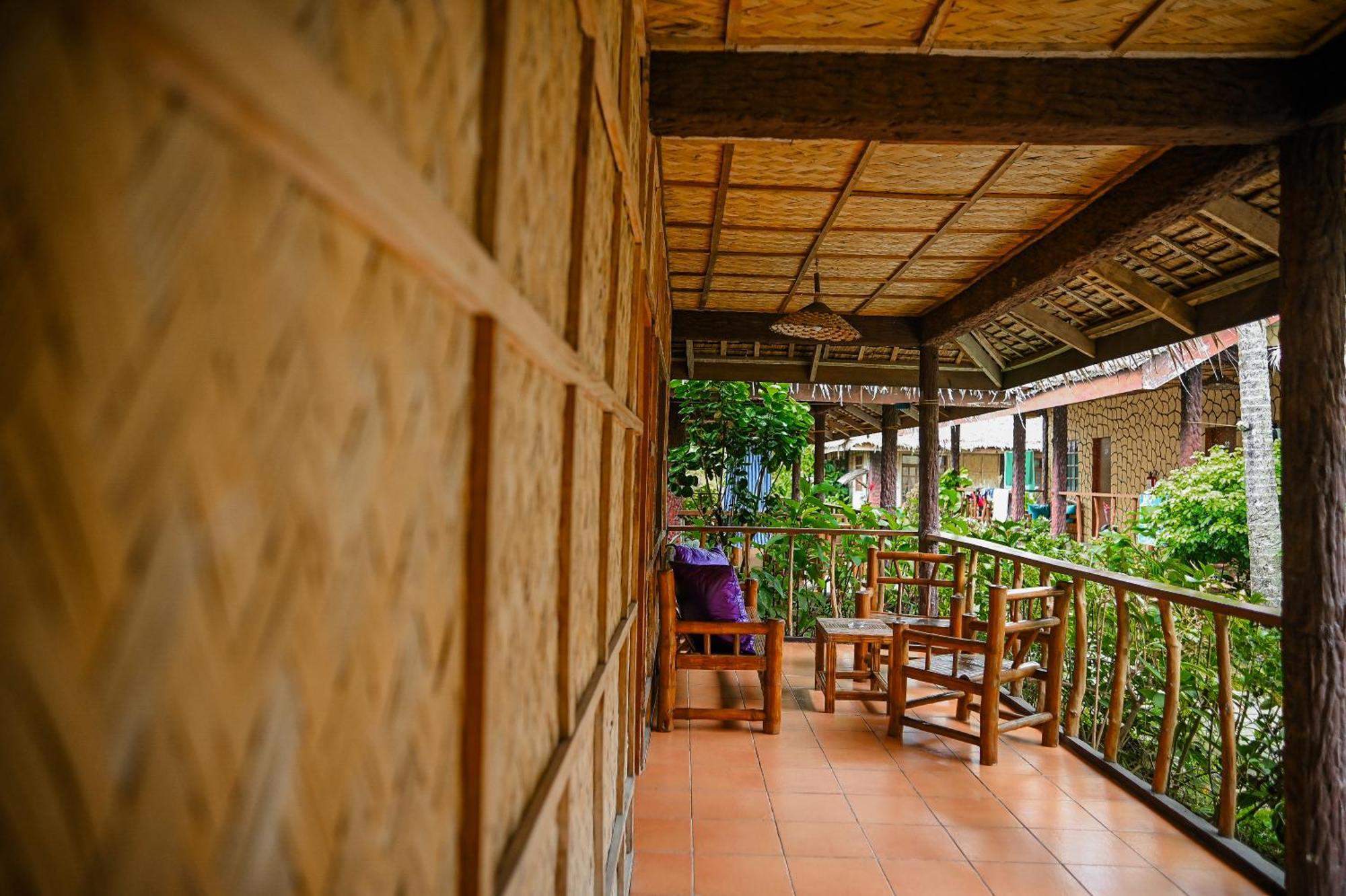 Garden Of Eden Dive Resort Puerto Galera Exterior photo